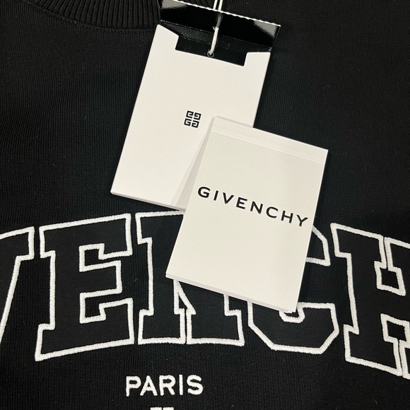 Brand New Givenchy Crewneck - Picture 4 of 8